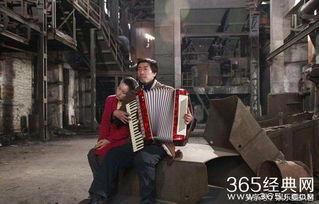 钢的琴在线观看,重温经典，感受东北风情与音乐魅力